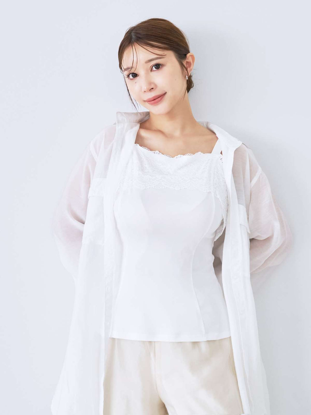 さえら　ナパータメロエ　お花のキャミソール　オフホワイト　キャミ 小花柄キャミ | 【FOREVER 21 JAPAN】(フォーエバートゥエ