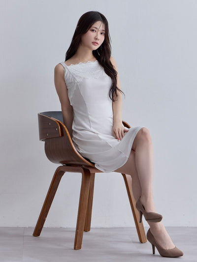 [11/6 22:00販売 期間限定 200円OFF]ブラ紐とまるレースキャミソールスリップ：ホワイト[102サイズ対応]