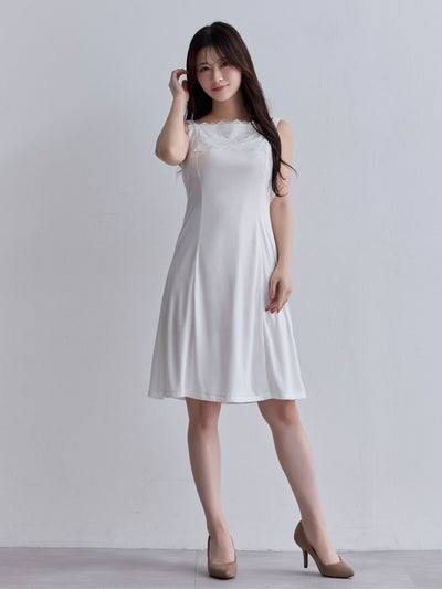 [11/6 22:00販売 期間限定 200円OFF]ブラ紐とまるレースキャミソールスリップ：ホワイト[102サイズ対応]