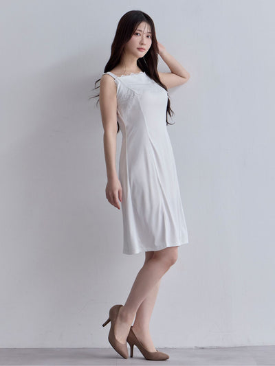 [11/6 22:00販売 期間限定 200円OFF]ブラ紐とまるレースキャミソールスリップ：ホワイト[102サイズ対応]