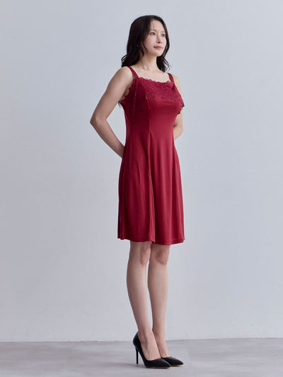 [11/6 22:00販売 期間限定 200円OFF]ブラ紐とまるレースキャミソールスリップ：ネイビー[102サイズ対応]