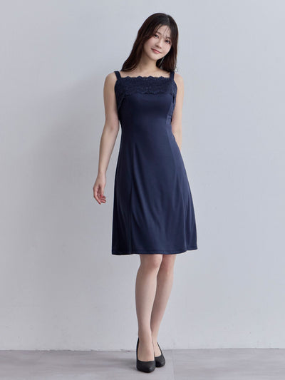 [11/6 22:00販売 期間限定 200円OFF]ブラ紐とまるレースキャミソールスリップ：ネイビー[102サイズ対応]