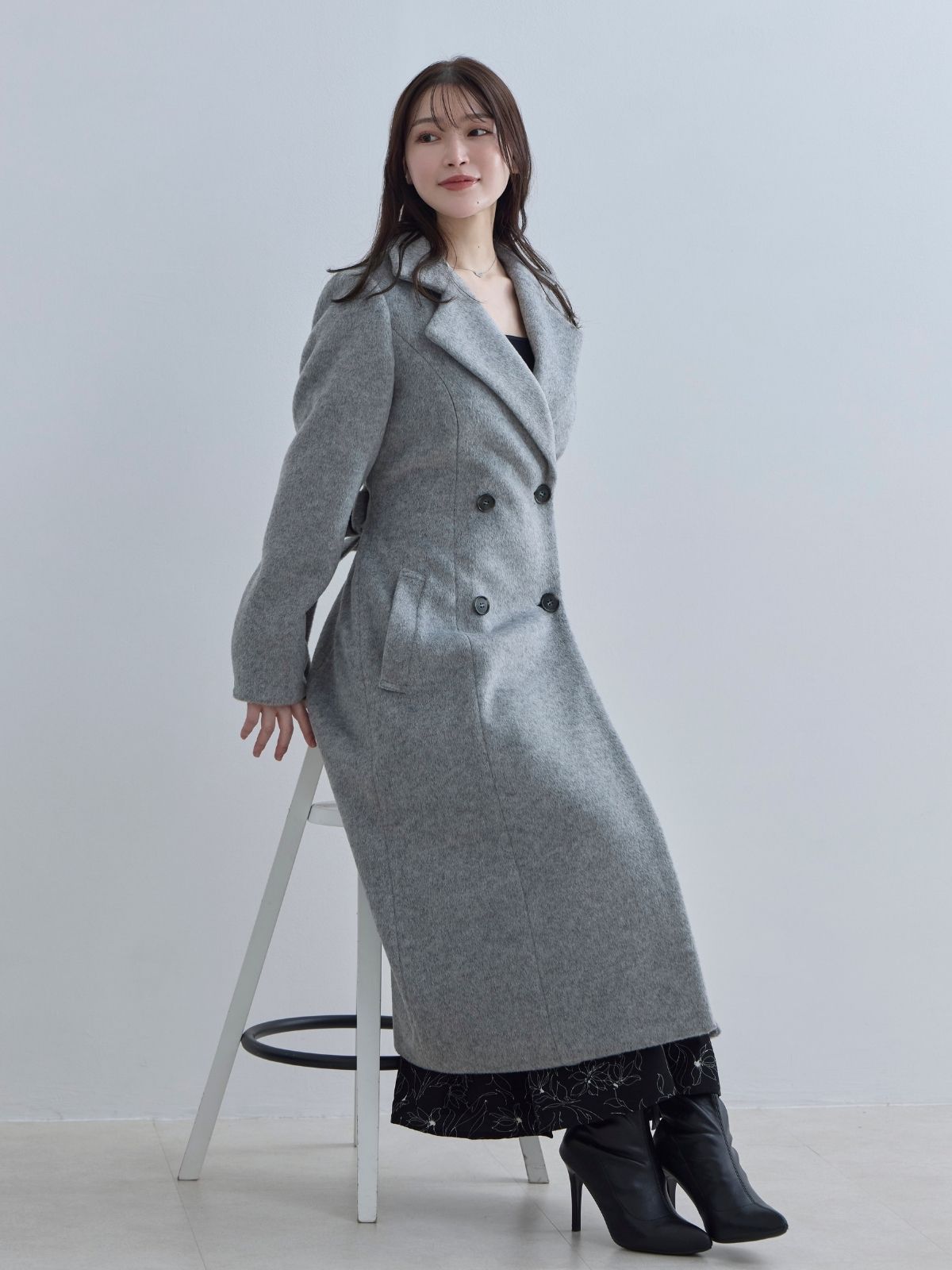 【新品・未着用 】 overE オーバーイー 理想のチェスターコート25AW90 理想のチェスターコート 25AW：ライトグレー│胸が大きな女性のための