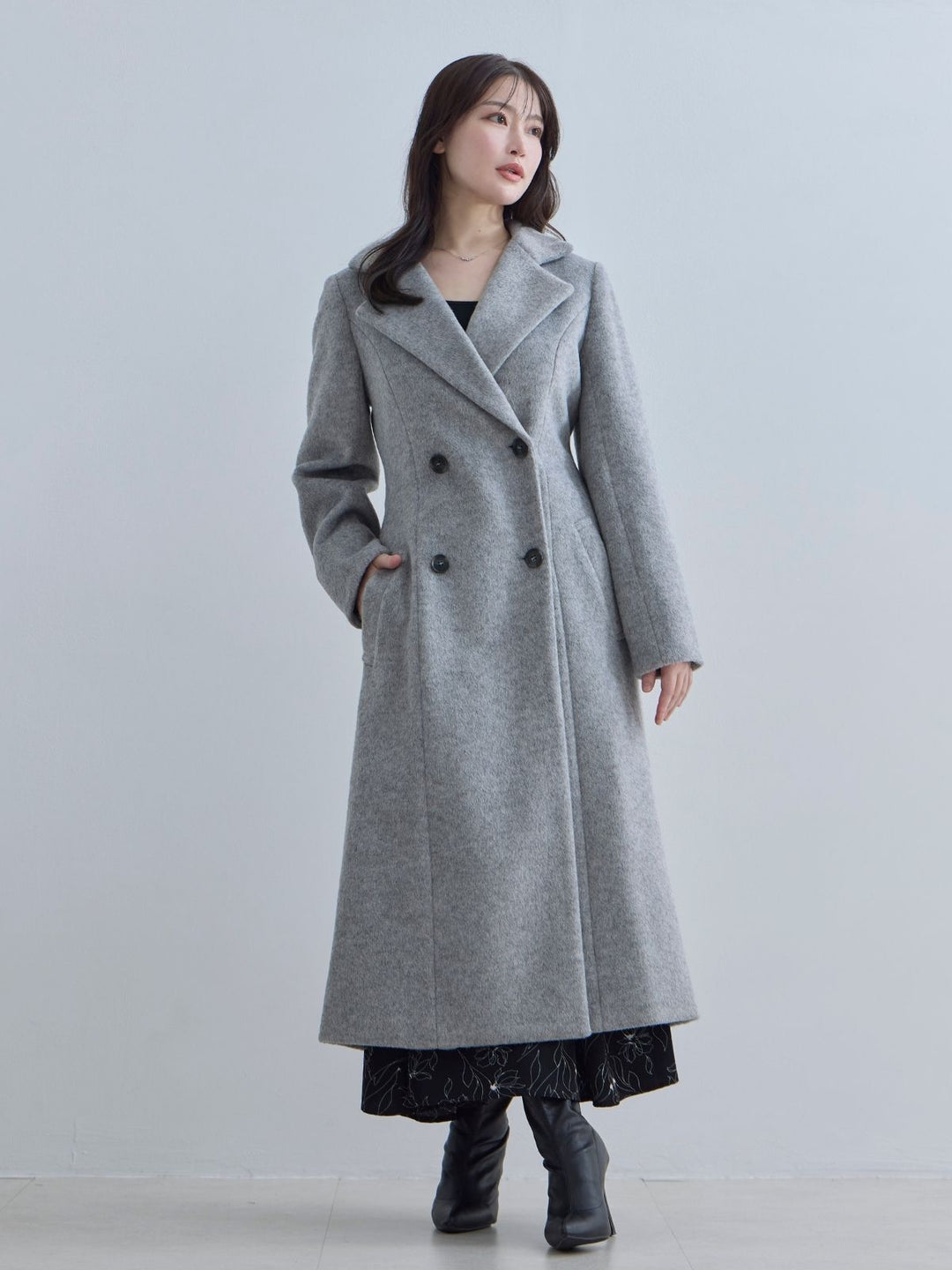 【新品・未着用 】 overE オーバーイー 理想のチェスターコート25AW90 理想のチェスターコート 25AW：ライトグレー│胸が大きな女性のための