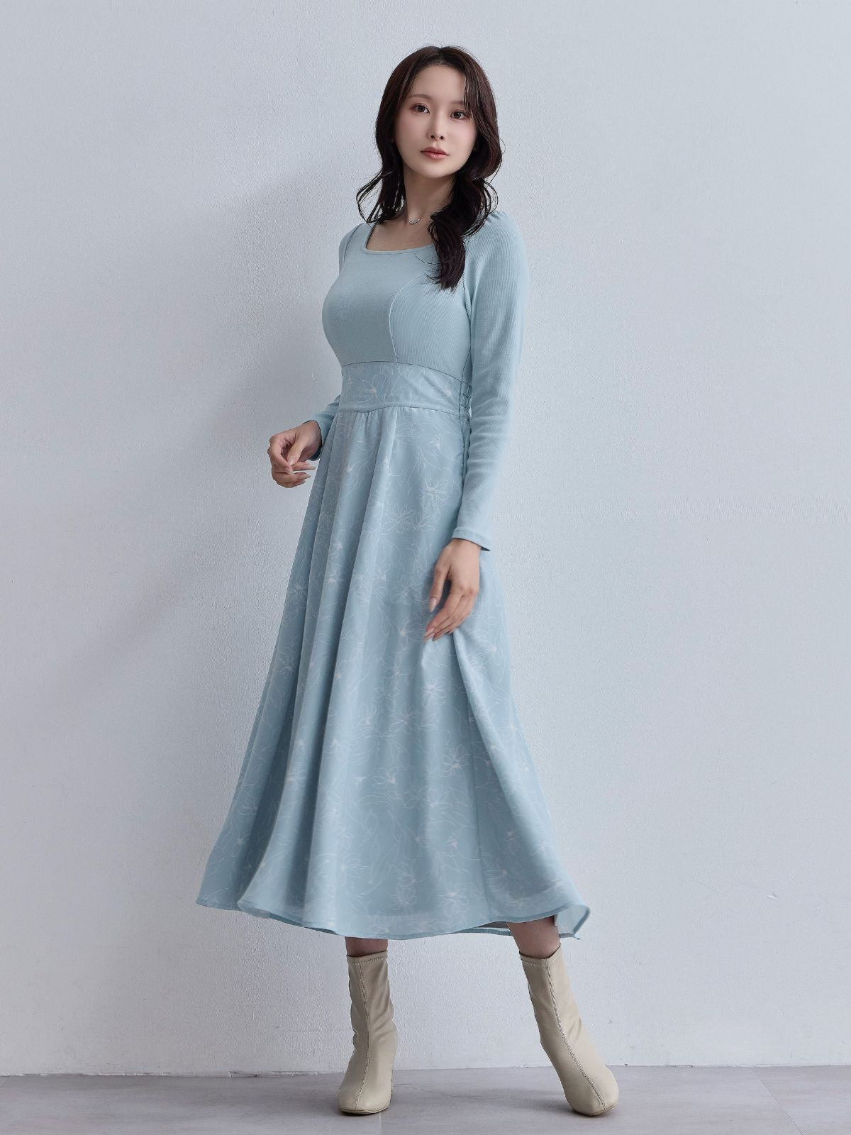 [11/13 22:00発売 期間限定 500円OFF]フラワードッキングワンピース 25AW：ペールブルー[102サイズ対応]