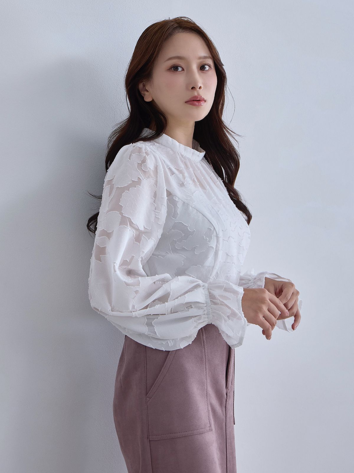 [12/11 22:00発売 期間限定 300円OFF]キャンディスリーブジャカードブラウス：ホワイト[102サイズ対応]