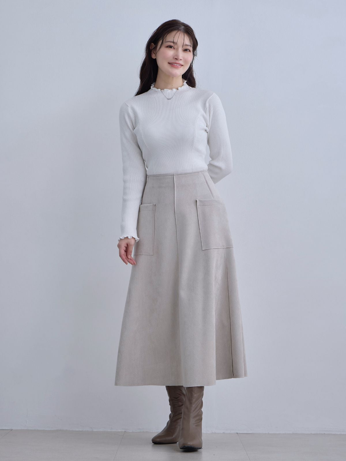 [12/11 22:00発売 期間限定 300円OFF]スエードライクフレアスカート：オフホワイト