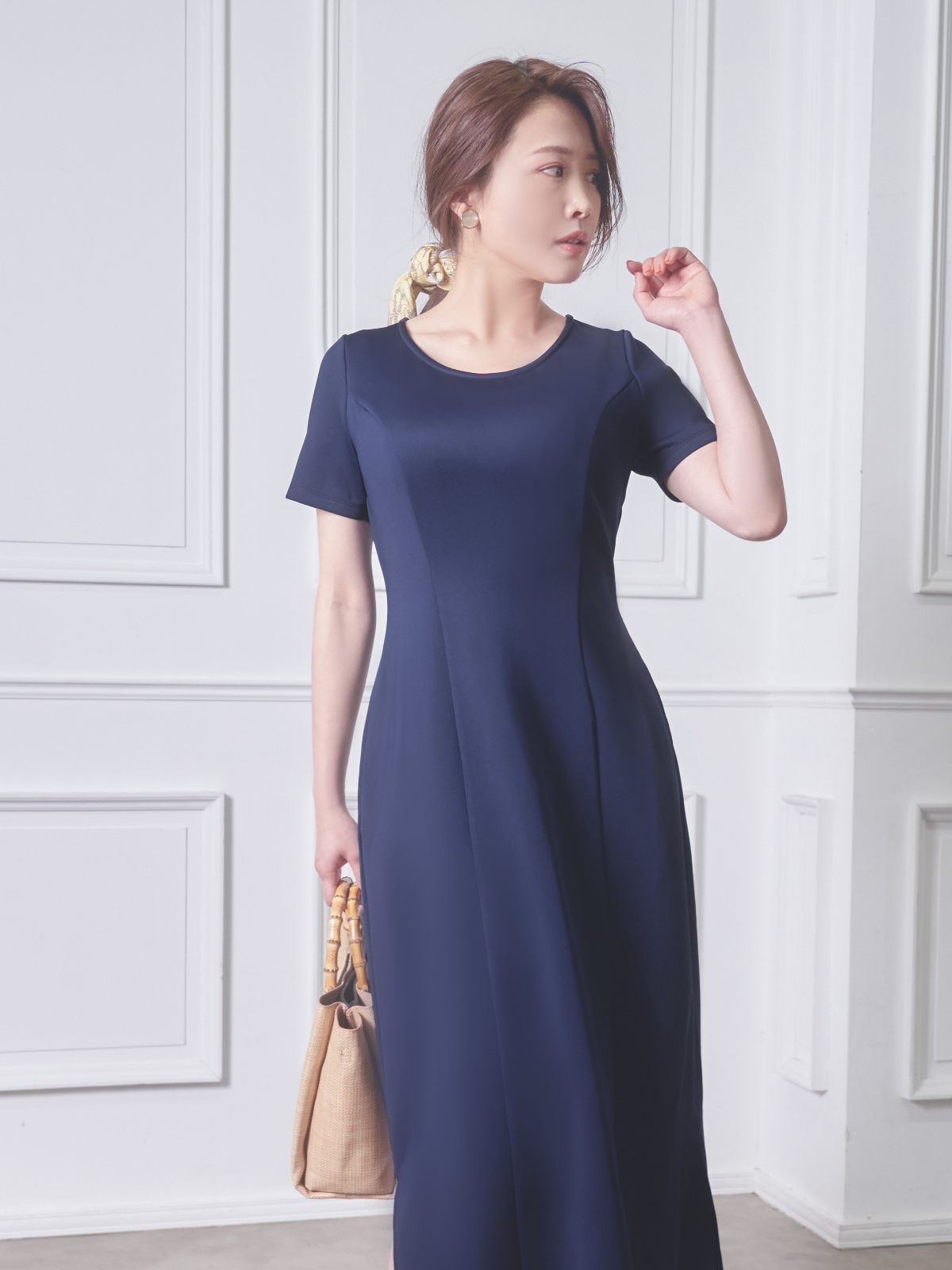 Uネックカットロングワンピース:ネイビー│胸が大きな女性のための