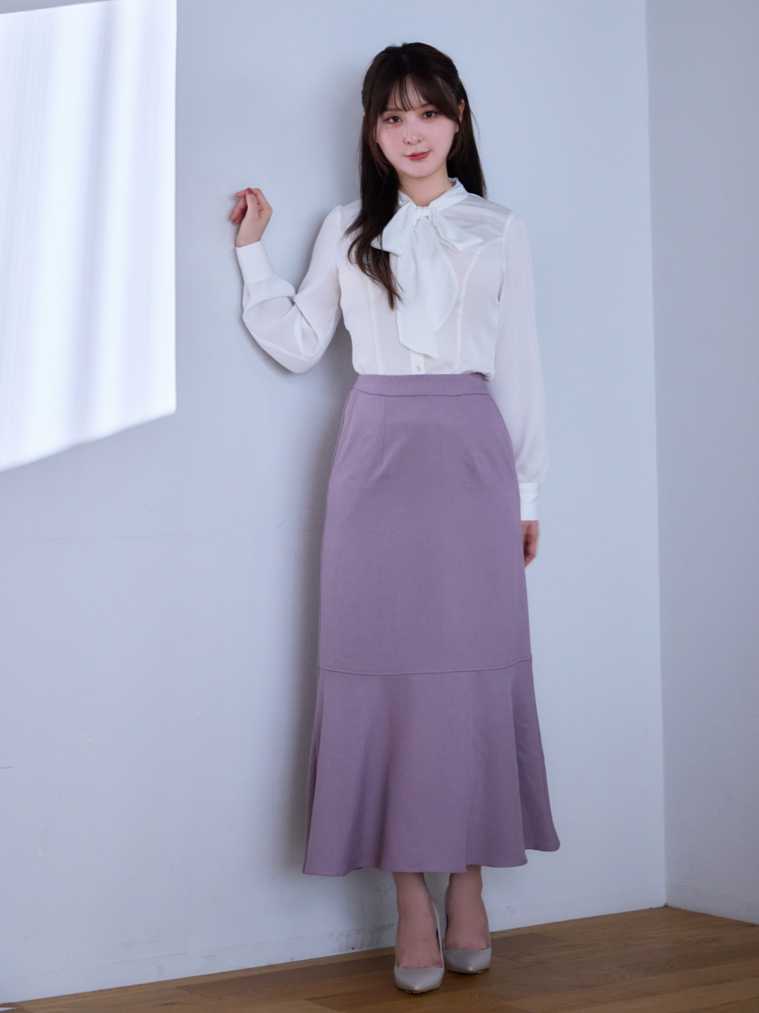 ボウタイブラウス 24AW:ホワイト│胸が大きな女性のための ボウタイブラウス 24AW:ホワイト│胸が大きな女性のための