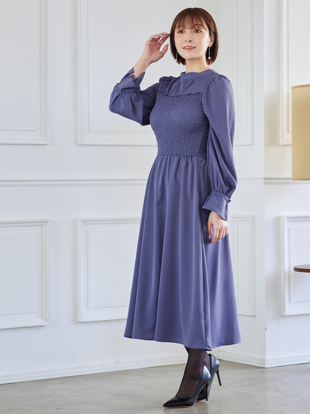 [9/18 22:00～40%OFF]前後で着られるシャーリングワンピース：ウィスタリアブルー[一部入荷次第発送]【OUTLET】