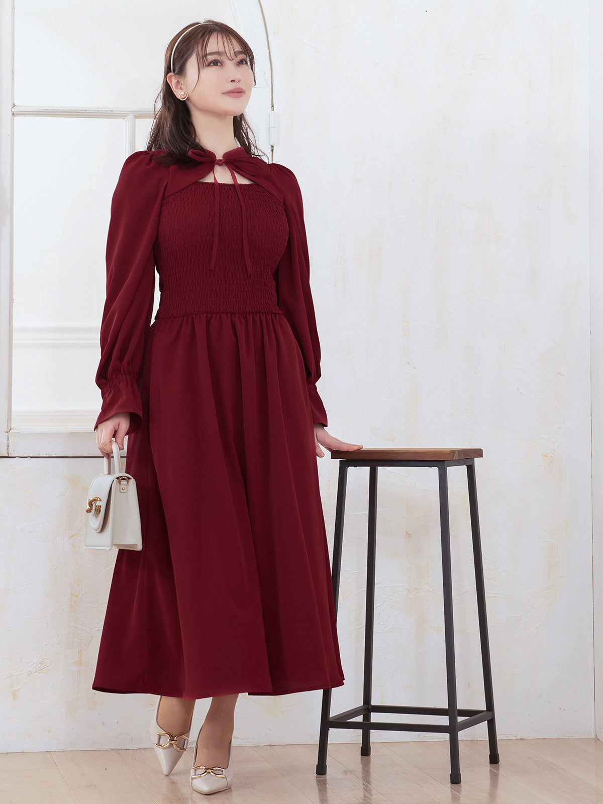 [9/18 22:00～40%OFF]前後で着られるシャーリングワンピース：ラズベリー[一部入荷次第発送]【OUTLET】