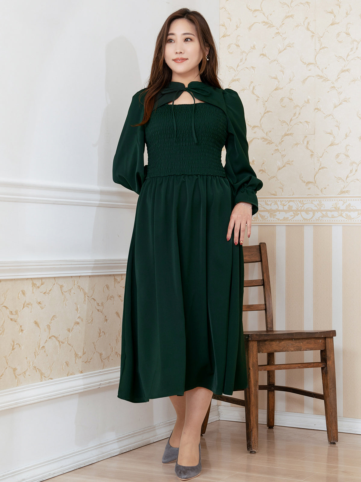 [9/18 22:00～40%OFF]前後で着られるシャーリングワンピース：ダークグリーン[一部入荷次第発送]【OUTLET】