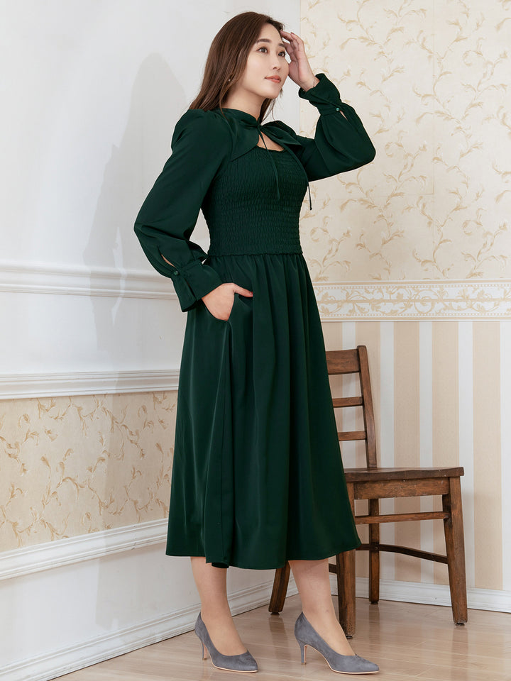 前後で着られるシャーリングワンピース：ダークグリーン│胸が大きな