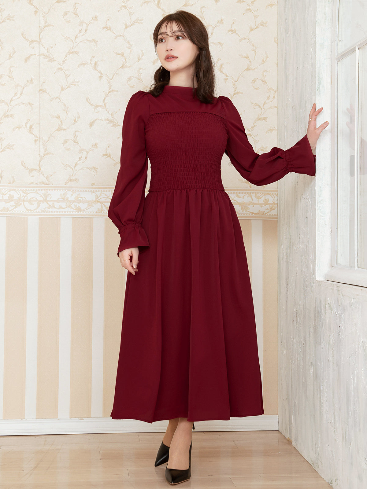 [9/18 22:00～40%OFF]前後で着られるシャーリングワンピース：ラズベリー[一部入荷次第発送]【OUTLET】