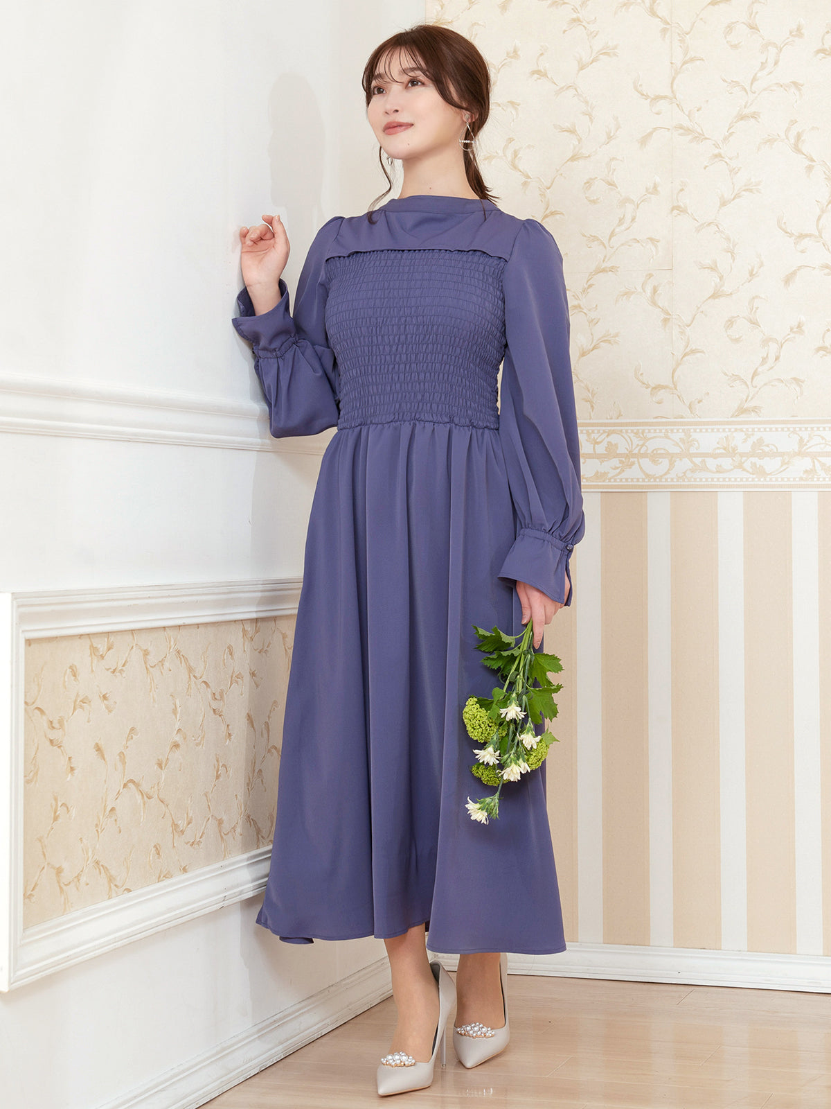 [9/18 22:00～40%OFF]前後で着られるシャーリングワンピース：ウィスタリアブルー[一部入荷次第発送]【OUTLET】