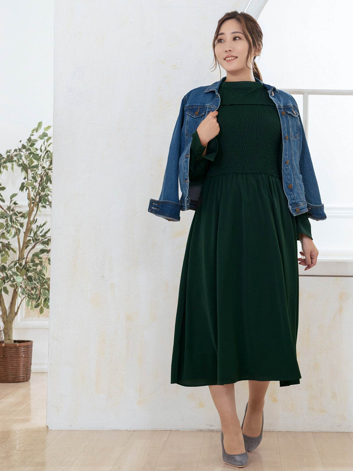 [9/18 22:00～40%OFF]前後で着られるシャーリングワンピース：ダークグリーン[一部入荷次第発送]【OUTLET】