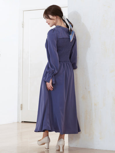 [9/18 22:00～40%OFF]前後で着られるシャーリングワンピース：ウィスタリアブルー[一部入荷次第発送]【OUTLET】